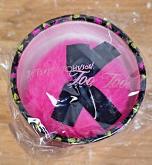 Betsey Johnson TOO TOO Shimmer Scented Fraganced Body Powder SEALED .53oz NEW