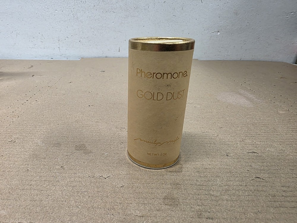 Pheromone by Marilyn Miglin Gold Dust Powder 2 oz