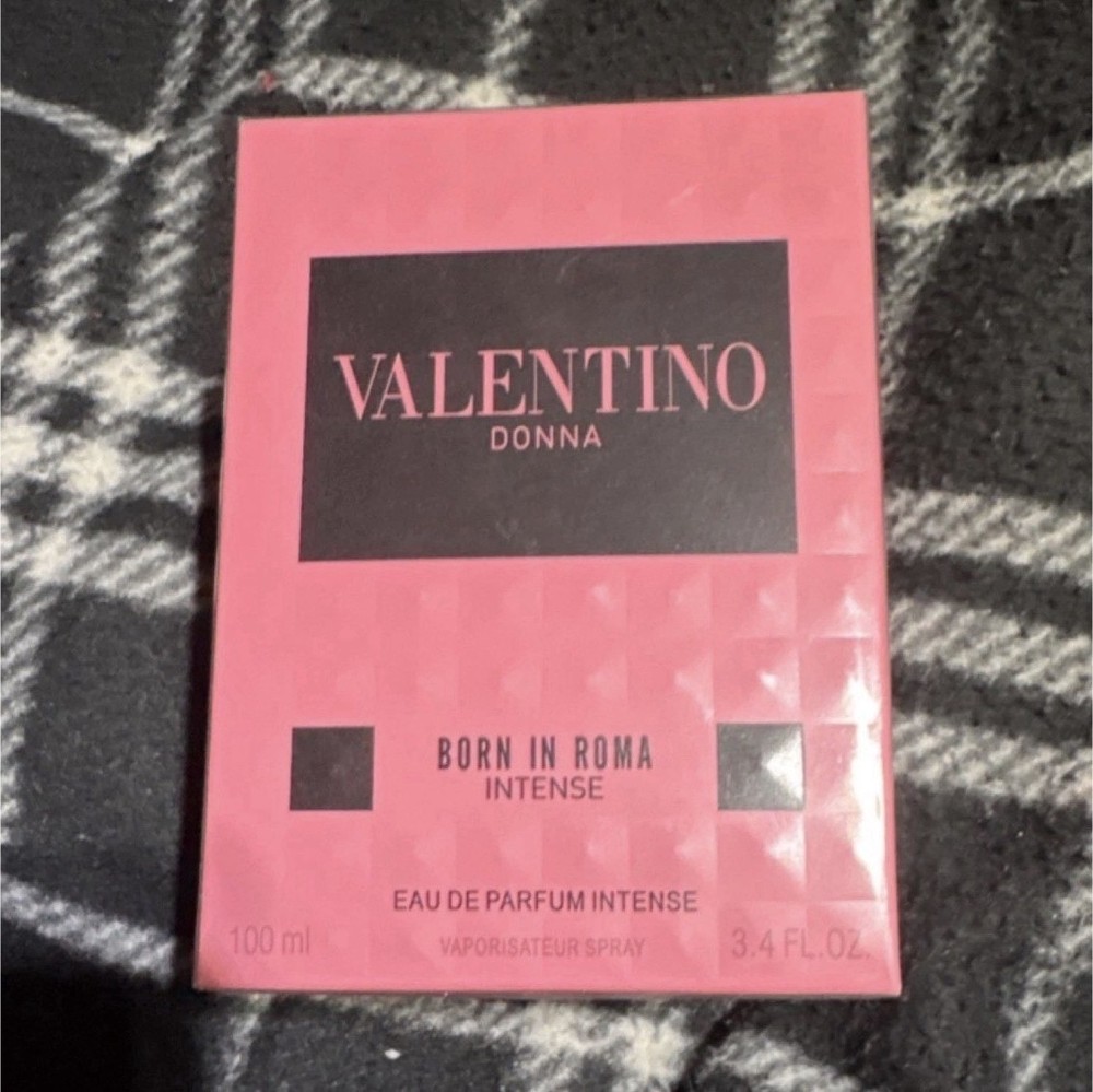 Valentino Donna Born In Roma Intense Eau de Parfum Intense Spray NO REFUNDS
