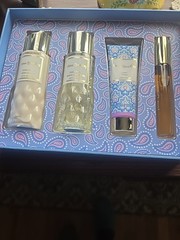 Vera Bradley COTTON FLOWER Discovery 4-pc GIFT Set Gel Cream RollerBall Perfume