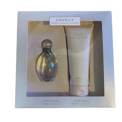 Lovely Sarah Jessica Parker Perfume & Lotion 2 Piece Gift Set New in Box