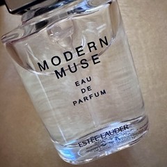Estée Lauder Modern Muse Miniature Eau de Parfum Spray .14 fl oz / 4 ml