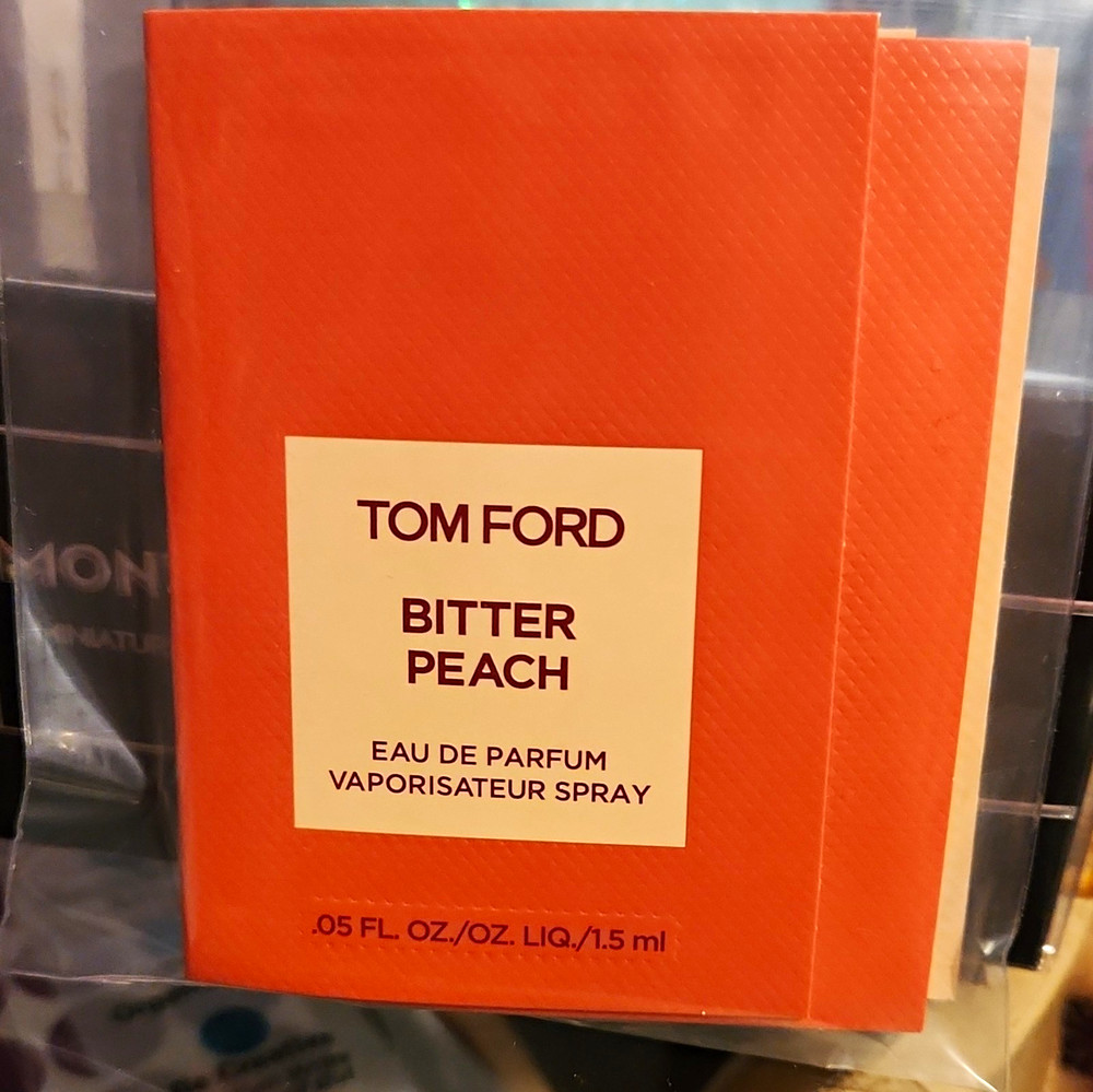 Tom Ford Bitter Peach Eau de Parfum Spray Sample Size 0.05 fl oz (1.5 ml)