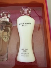 Victoria’s Secret Dream Angels Divine eau de Parfum 2.5oz Perfume 4.2oz. Lotion