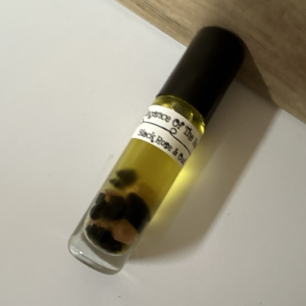 Elegance of the heart Black Rose & Oud Perfume Oil Rollerball