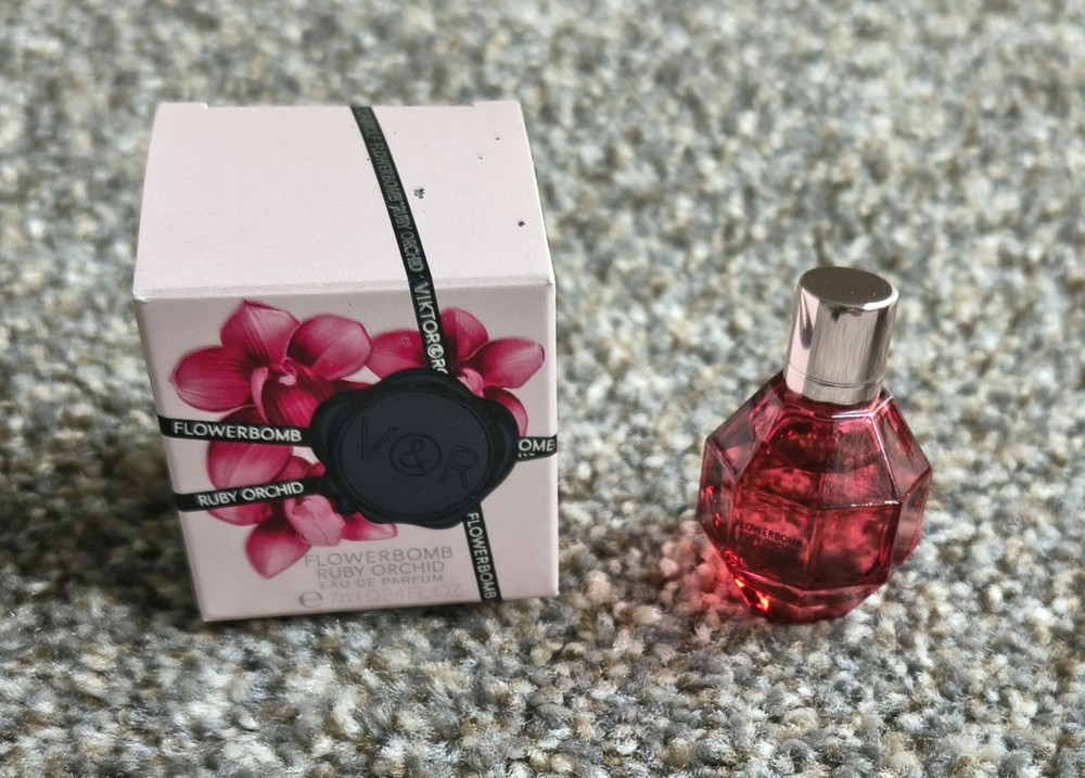 New Flowerbomb Ruby Orchid Victor & Rolf Eau de Parfum 0.24 FL OZ Bottle
