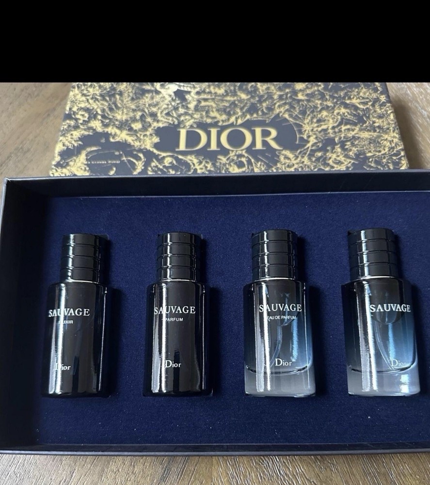 Dior Sauvage Men’s Miniature Travel Size Gift Set Spray 4 x 30 ml
