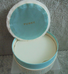 Vintage Tussy Early Iris 60s Bath Dusting Powder 4 oz New Unused Sealed