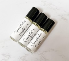 Snowflakes & Cashmere Roll on Perfume Oil 10 ml Bottle Strong Winter Fragrance