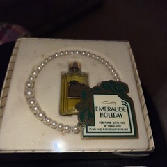 Vintage Coty Emeraude Parfum Perfume .25 oz with Pearl Necklace In Box