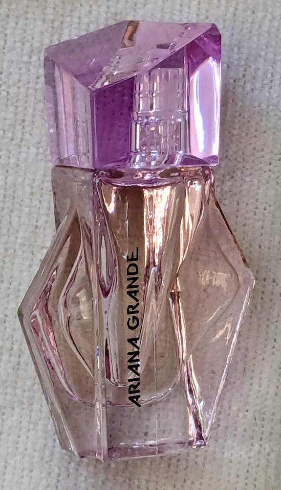 Ariana Grande R.E.M Eau de Parfum 0.25oz Travel Size NWOB