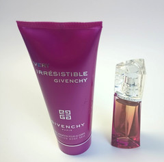 GIVENCHY Very Irresistible Sensational Body Veil 2.5 oz. Shimmering Glow + .5EDT