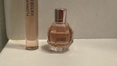 Viktor & Rolf Flowerbomb Gift Set Mini Bottle & Travel Spray 1 fl oz