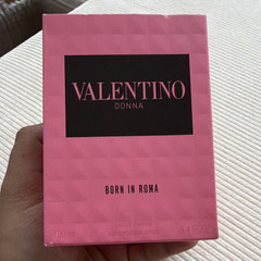 Valentino Donna Born In Roma Eau de Parfum Spray, 3.4 fl oz Regular Size