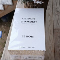 Le Bois D’Amber Extrait de Parfum Spray 50ml 1.7fl.oz Saffron Jasmine Amberwood