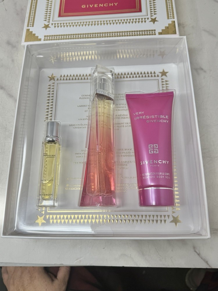 Givenchy Very Irresistible Gift Set EDT Body Veil 50ml Travel Spray Box