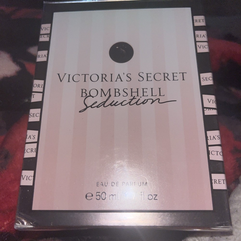 Victoria’s Secret Bombshell Eau De Parfum Spray 50mL / 1.7 fl. oz. – New In Box