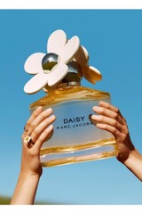 Marc Jacobs Daisy for Women’s Edt Spray (0.5 Fl Oz)
