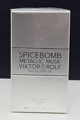 Viktor & Rolf Spicebomb Metallic Musk Eau de Parfum 1.7 oz – New