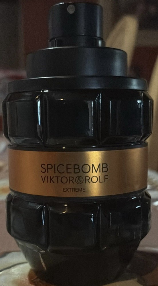 Viktor & Rolf Spicebomb Extreme 3oz Men’s Eau de Parfum – VR659706