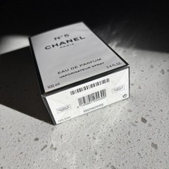 (Unopened) CHANEL No. 5 Eau de Parfum Spray Vaporisateur 3.4 fl oz Regular Size