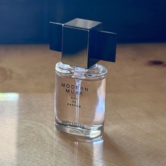 Estée Lauder Modern Muse Miniature Eau de Parfum Spray .14 fl oz / 4 ml