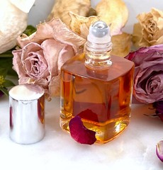 ROSE OTTO Perfume Oil – Alcohol-Free, Cruelty-Free, Sweet & Fruity Clean Rose
