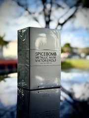 Viktor & Rolf Spicebomb Metallic Musk Eau de Parfum Men’s Spray 3.04 oz (90 ml)