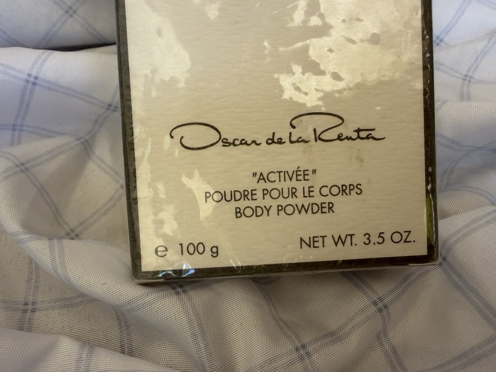 OSCAR “ACTIVEE” by OSCAR DE LA RENTA 3.5 oz / 100 g Body Powder In Sealed Box