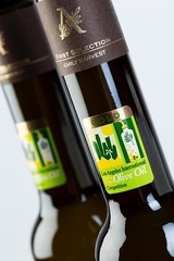 Ultra- Organic Moroccan Olive Oil – 17 Fl Oz Gift Box with Low Acidity