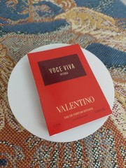 Valentino “Voce Viva Intensa” Women’s EDP intense sample 0.04oz/1.2ml NIB