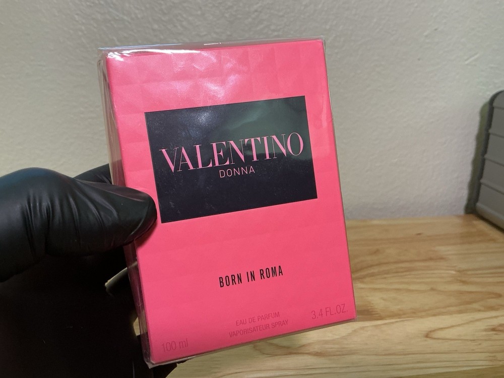 Valentino Donna Born In Roma Eau de Parfum Spray, Regular Size 3.4 fl oz