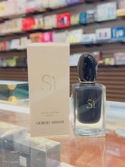 Armani Si Intense by Giorgio Armani 1.7oz/50ml Eau De Parfum Spray (Black)