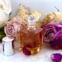 ROSE OTTO Perfume Oil – Alcohol-Free, Cruelty-Free, Sweet & Fruity Clean Rose