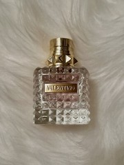 Valentino Donna Women’s Eau de Perfume – 1 fl oz