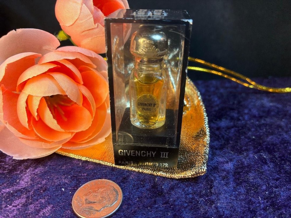 Vintage Givenchy III 1/8 fl oz / 4 ml EDT Splash in special case Gold Pouch