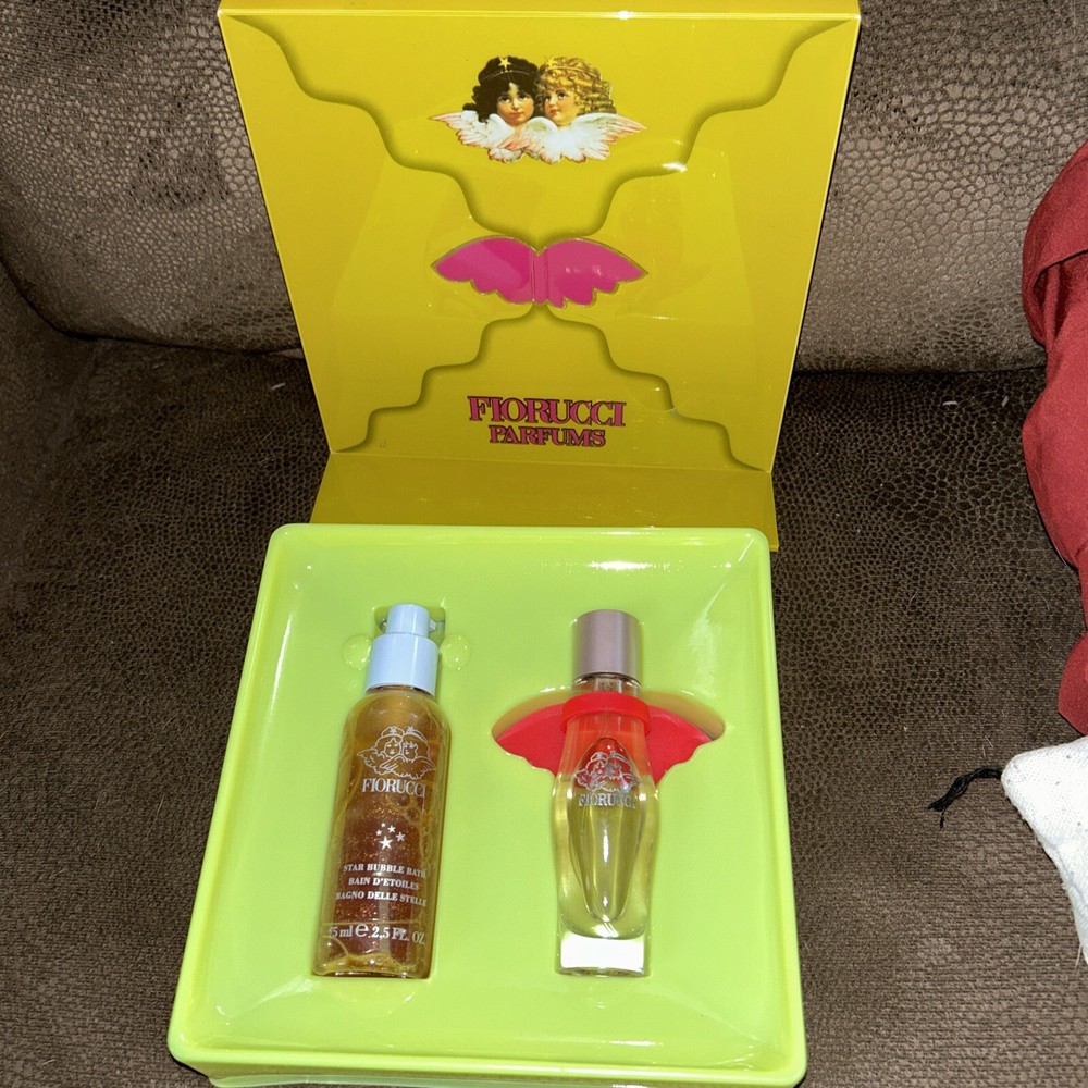Fiorucci Pardons Gift Set Edu De Toilette Cap Nat 1 Fl Oz + Bango Schluma Delle