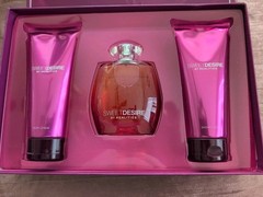 REALITIES SWEET DESIRE 3.4 oz EDP Spray 6.7 Shower Gel 6.8 Body Lotion New Boxed