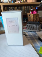 Victoria’s Secret Day Dream Eau De Parfum 3.4 Oz 100mL Womens Floral Musk New