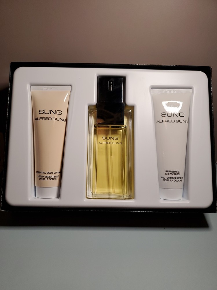Alfred Sung Ladies Sung 3.4 oz Gift Set Fragrances – New in the Box