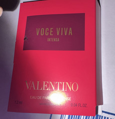 Valentino Voce Viva Intensa Eau de Parfum Spray 1.2 ml / 0.04 fl oz Sample Size