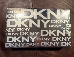 DONNA KARAN DKNY CITY CHIC GIFT SET with ENERGIZING EAU DE TOILETTE 50ML NIB