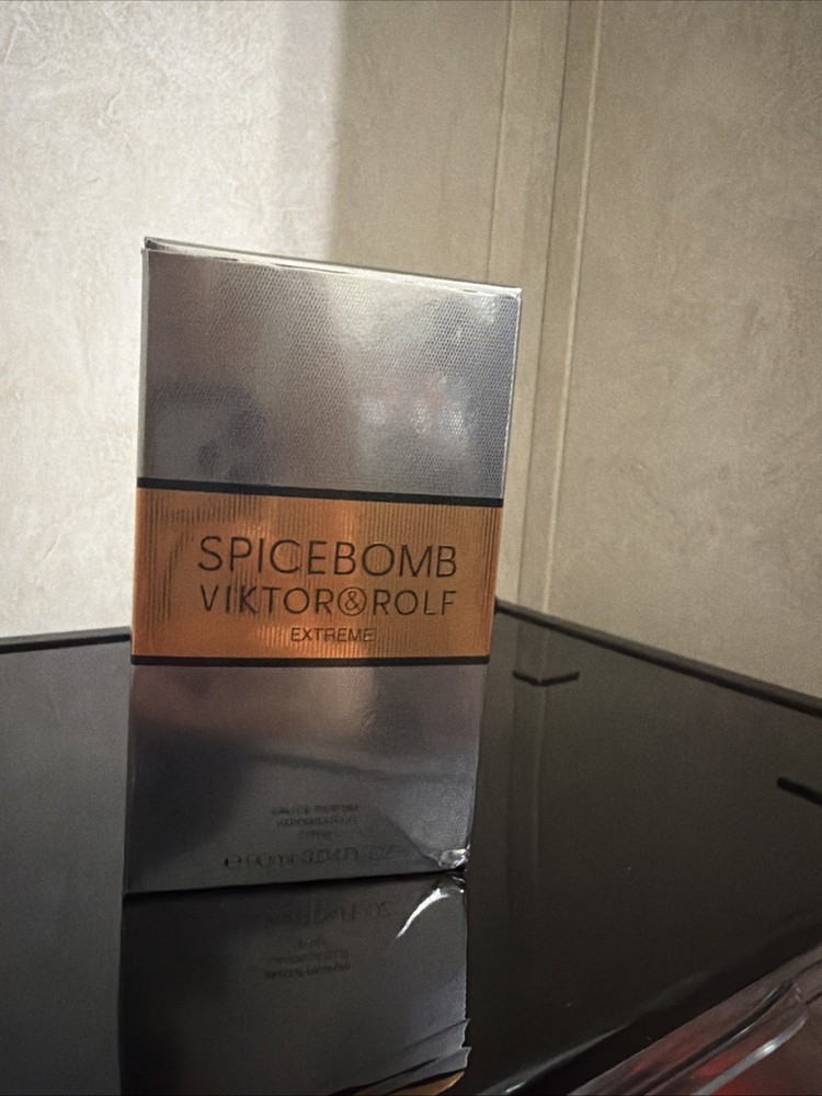 Viktor & Rolf Spicebomb Extreme 3oz Men’s Eau de Parfum – VR659706