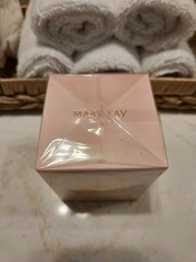 Mary Kay ILLUMINEA Extrait De Parfum 1.6 FL OZ Perfume. New in Sealed Box.