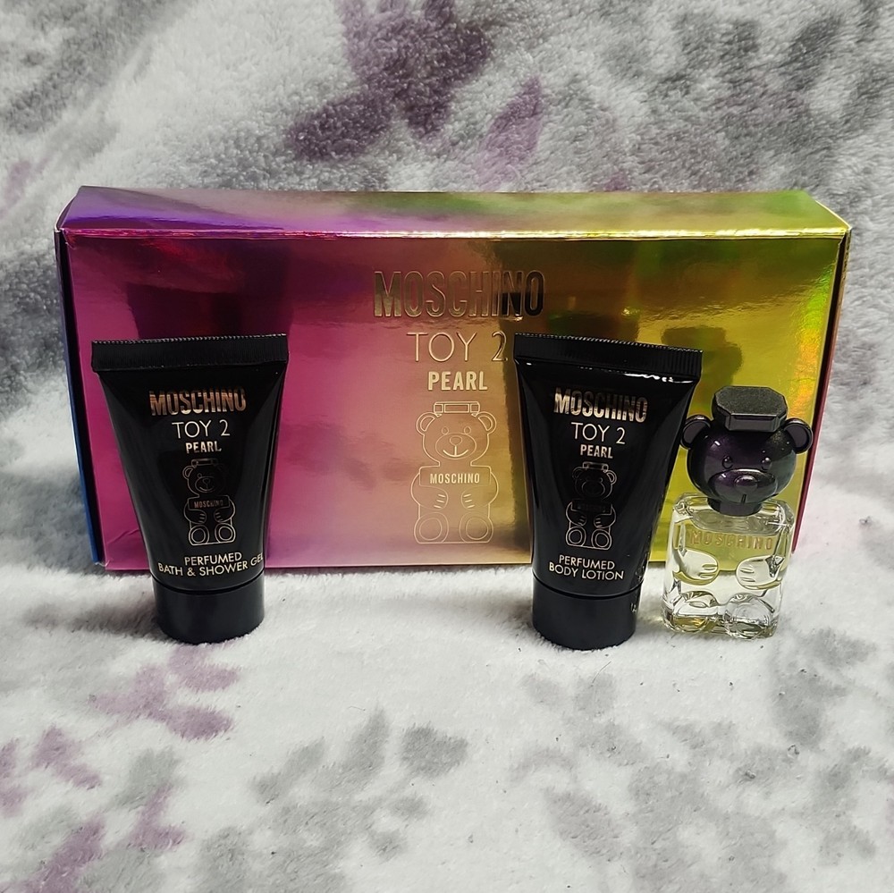 Moschino Toy 2 Pearl EDP Spray 0.17 fl oz Gift Set + 25ml Lotion/Gel