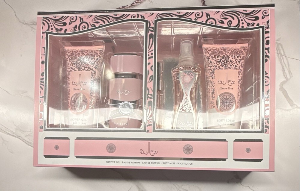 V.V. Love Crimson Bloom Gift Set Shower Gel Eau de Parfum Body Mist Body Lotion
