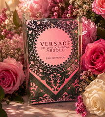 Versace Bright Crystal Absolu Eau de Parfum Spray Sample Size – 0.17 fl oz