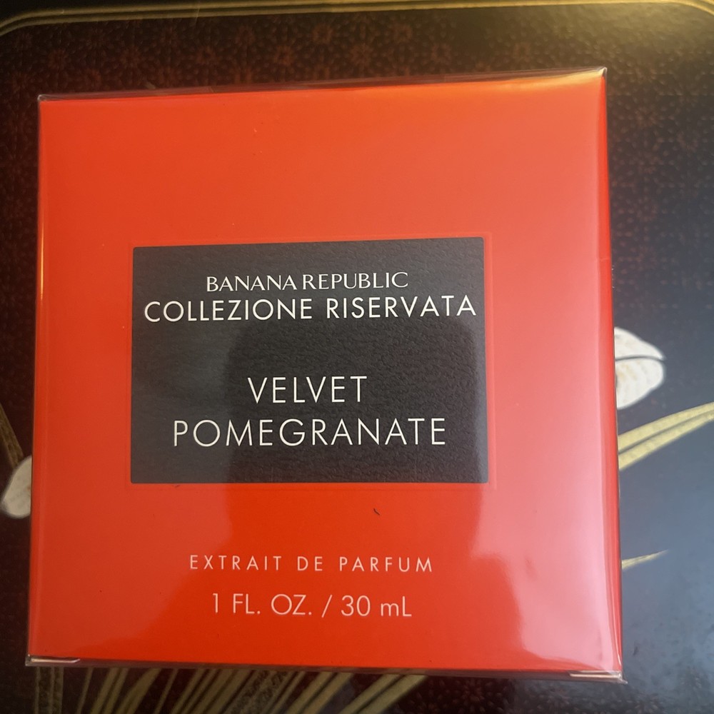 BANANA REPUBLIC VELVET POMEGRANATE Collezione Riservata EAU DE PARFUM SPRAY 1 OZ