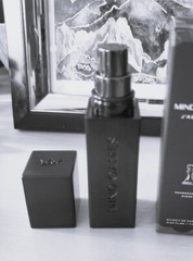 Mind Games Unisex J’Adoube Pomegranate Suede Extrait de Parfum Spray &Case .25oz
