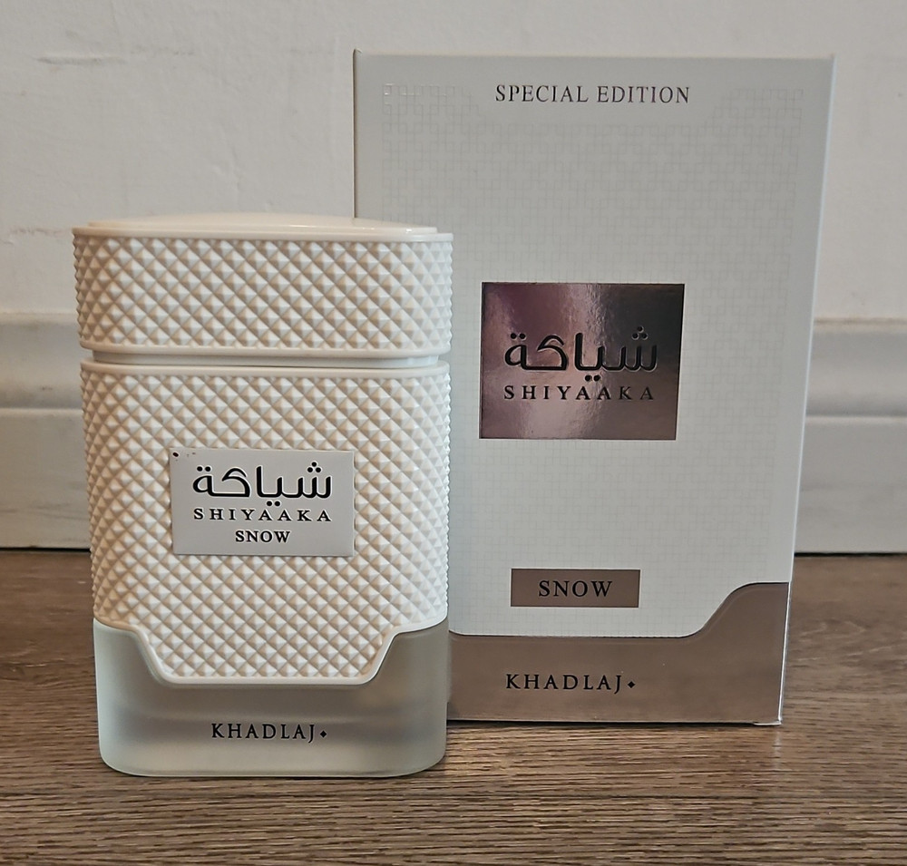 Khadlaj Shiyaaka Snow Special Edition Eau de Parfum Spray, 100 mL